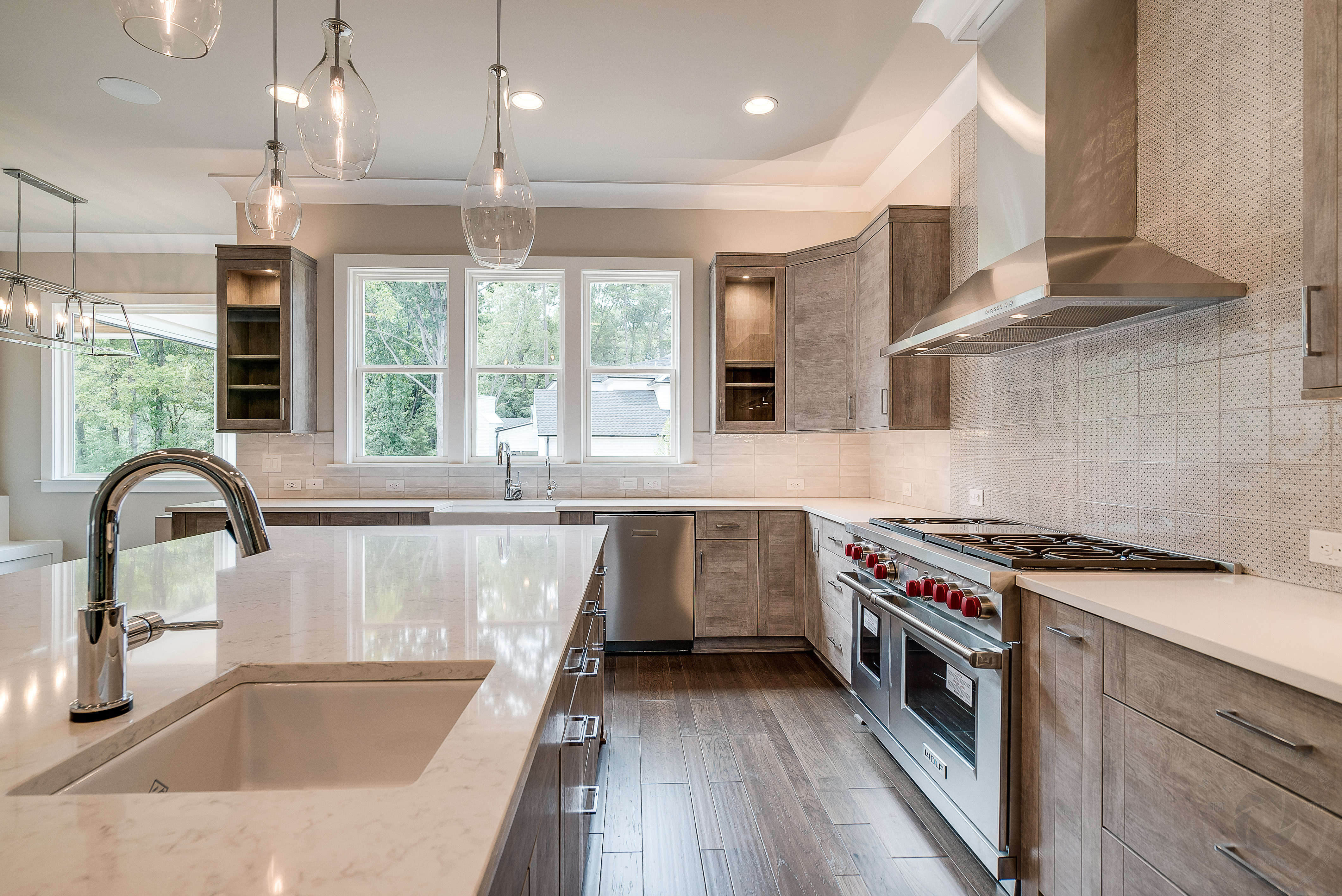 5313 Winding View kitchen